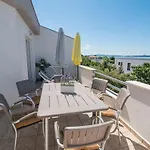 Apartment Verde شقة *